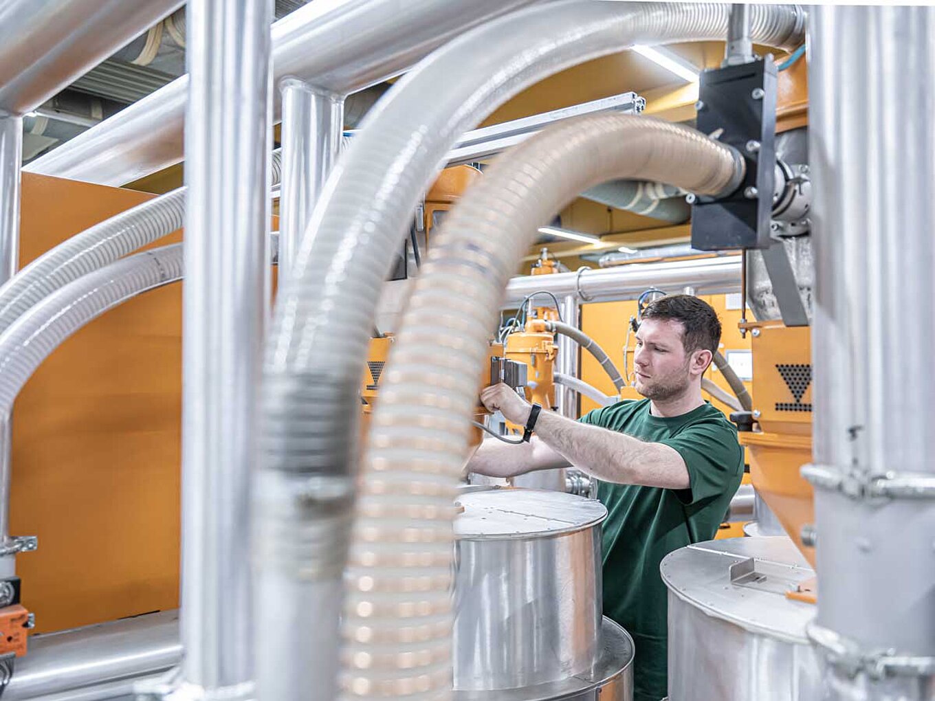 Mechatroniker.jpg Ausbildung zum Mechatroniker