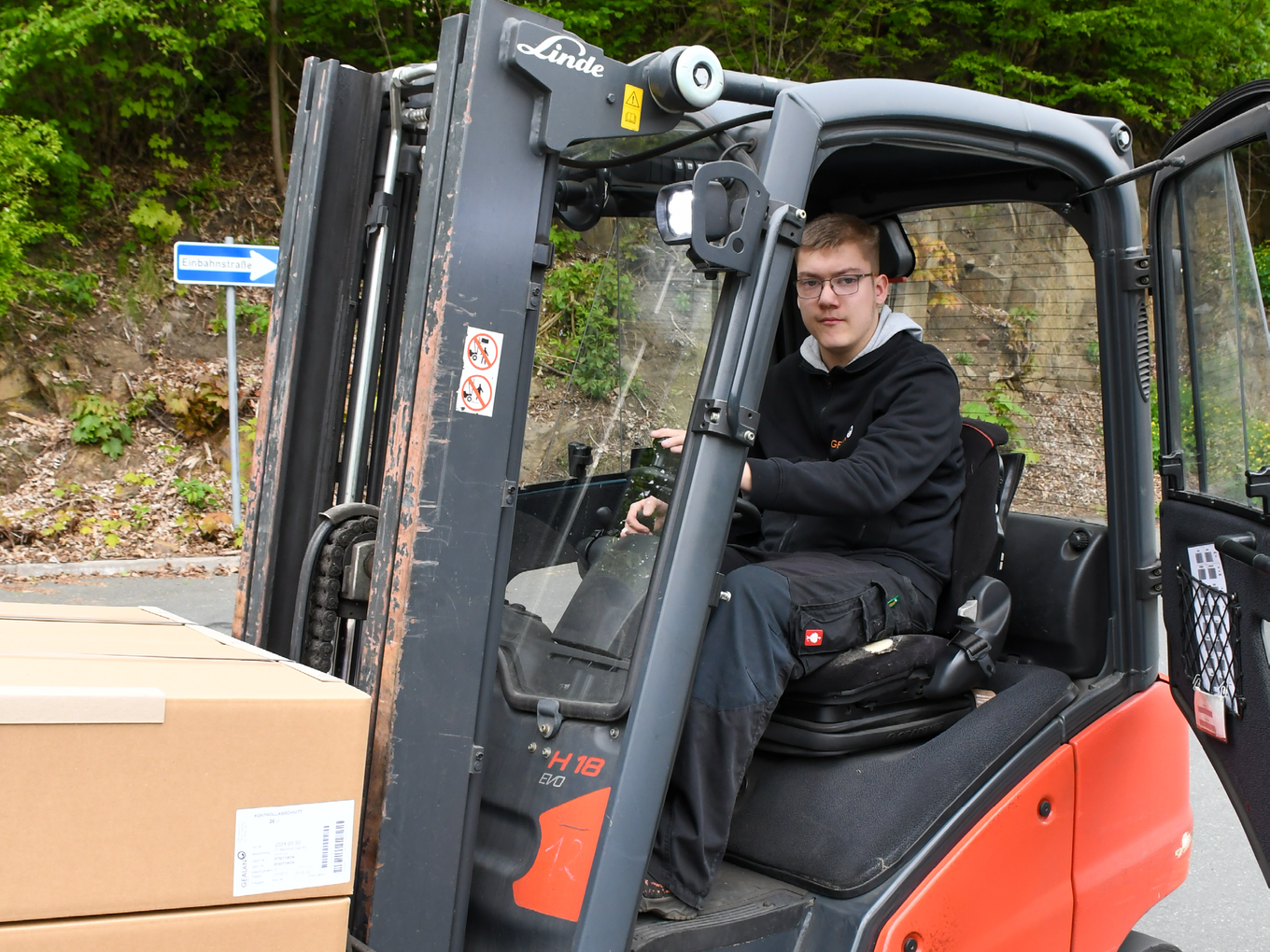 Fachkraft-Lagerlogistik.jpg Ausbildung zur Fachkraft für Lagerlogistik