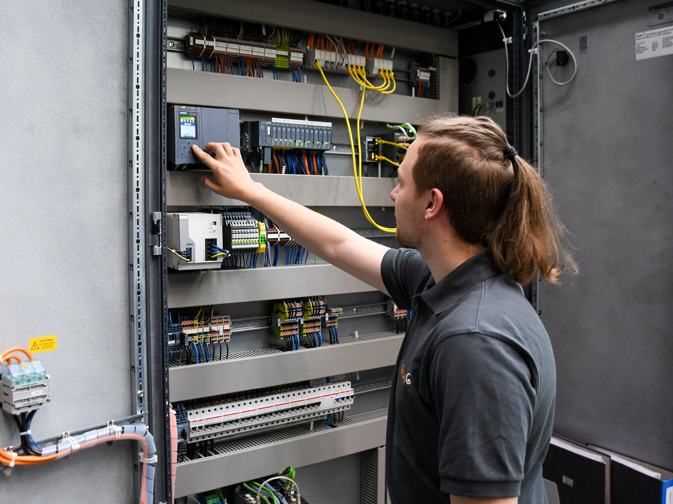 Elektroniker-Automatisierungstechnik.jpg Ausbildung Elektroniker für Automatisierungstechnik