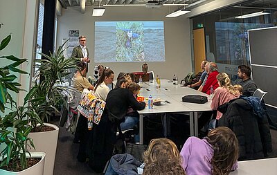 Falkenshow.jpg Falkenshow bei GEALAN Formteile